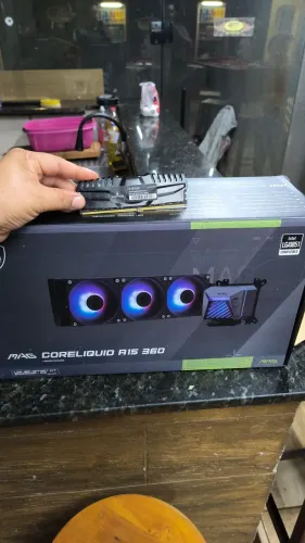 Water cooler e uma memória ram 16 gb