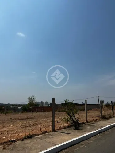 Vende-se esquina atrás do Shopping Pantanal com 1.353m² por R$1.300.000,00 Gostou desse im