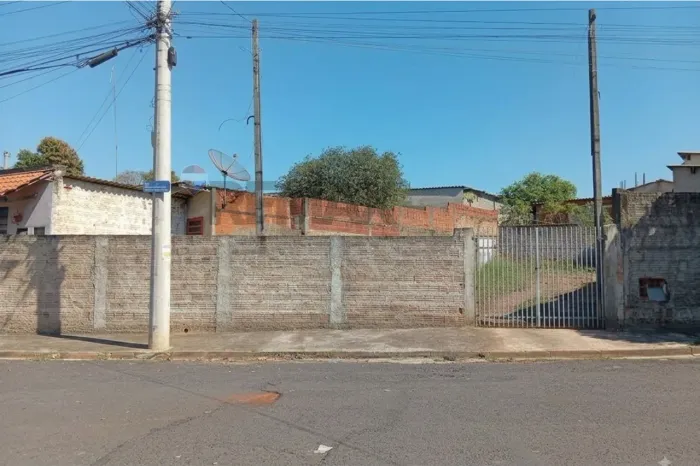 Terreno à Venda no Bairro Rebouças R$ 70.000,00