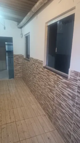 Aluga-se casa no pedregal 750 incluso água e luz.