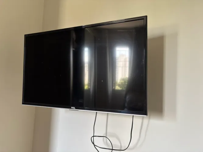 Vende-se tv+suporte e chrome cast