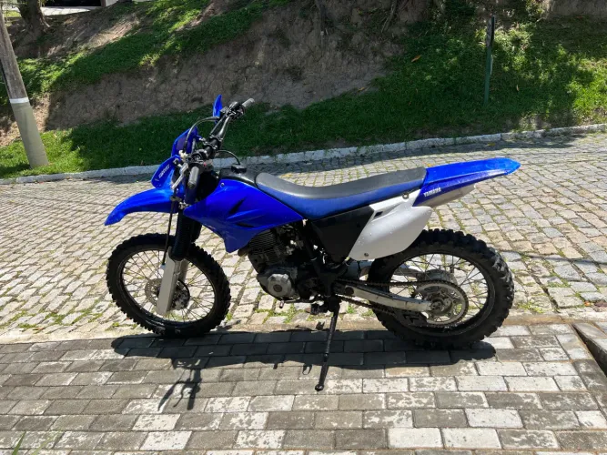 Moto para trilha e fazenda: TTR-230 Yamaha