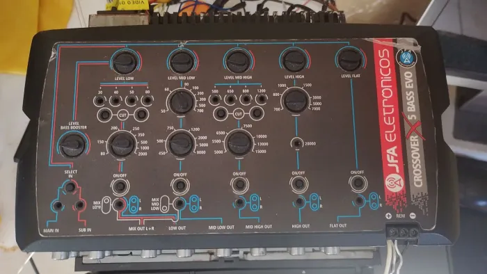 Crossover JFA 5bass evo (não está ligando)