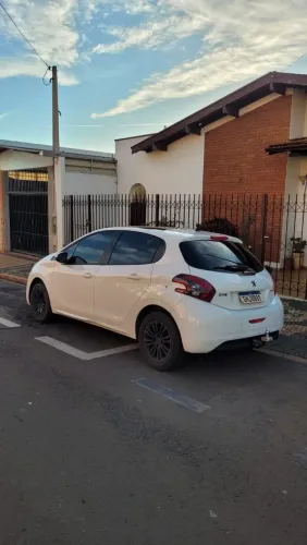 Peugeot 208 Allure 1.2 Flex 12V 5P Mec. 2017