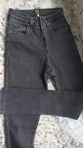 Calça jeans preta