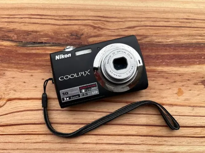 Nikon Coolpix S225 completa!