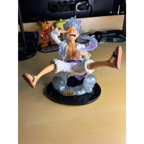 Action Figure Luffy Gear 5 Translúcida