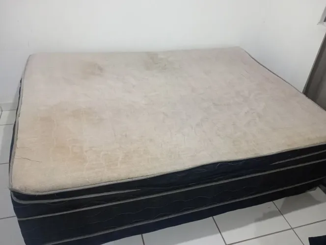 CAMA BOX CASAL EM BOM ESTADO