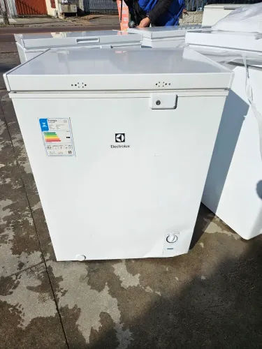 Freezer 143 litros 127v Electrolux Novo com detalhes esteticos