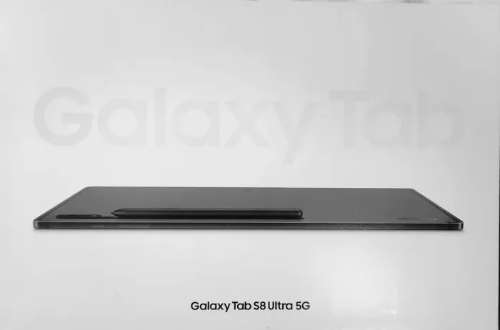 Galaxy Tab S8 Ultra - versão mais top com acessórios