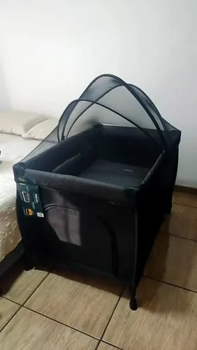 Berço portátil e chiqueiro