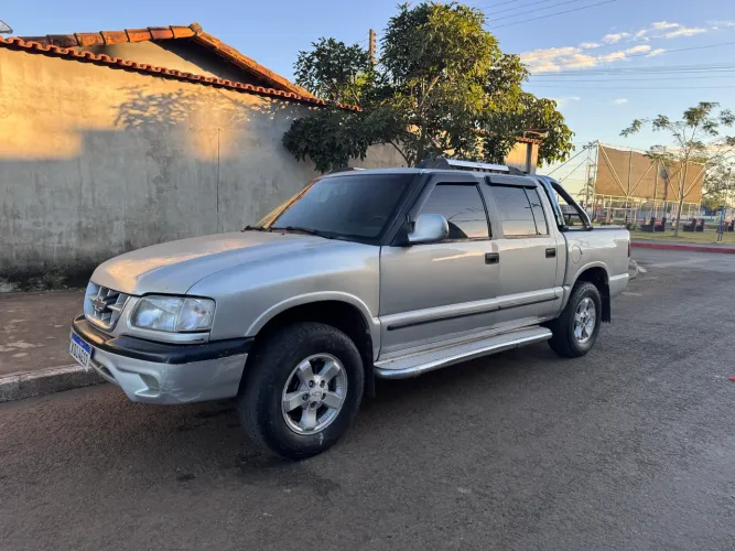 Chevrolet S10 P-up Luxe 2.5 4X4 CD TB MAX HST Dies 2000
