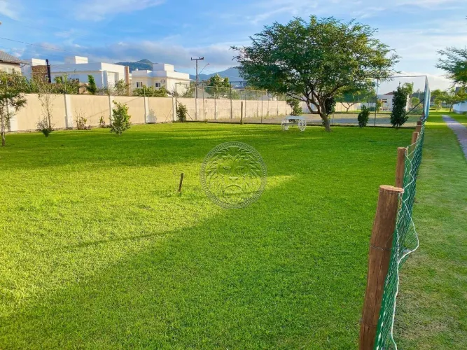 Terreno à venda em condomínio fechado no Campeche - Florianópolis