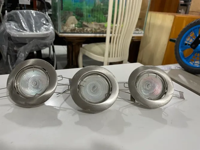 Conjunto de Spot de Embutir Redondo Fixo com Lâmpada Halógena