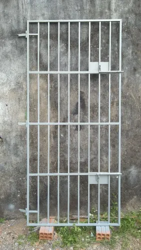 Portão novo, galvanizado e já pintado de 530,00 por 480,00 à vista. Entrega negociada