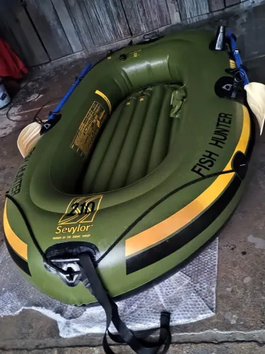 VENDE SE BOTE INFLÁVEL SEMINOVO  DE PESCA.