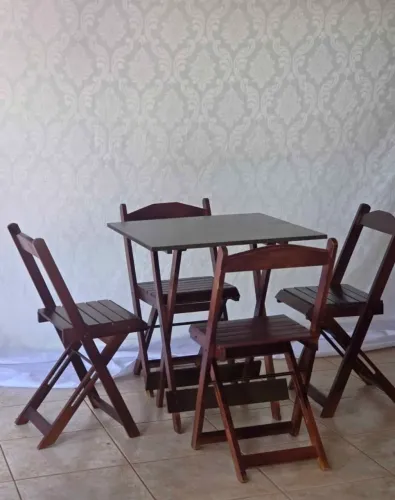 Mesa Dobravel de madeira