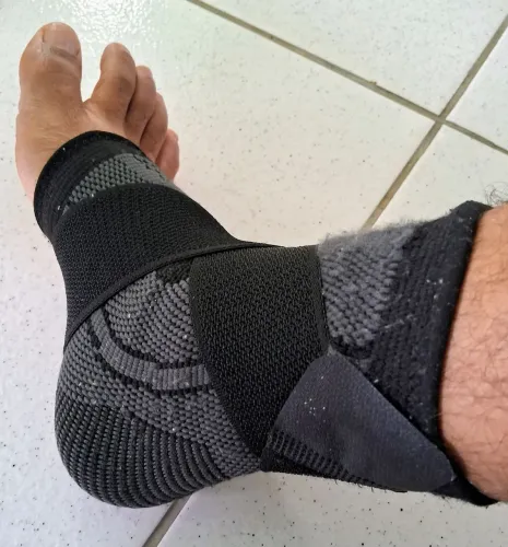 Tornozeleira ajustável 