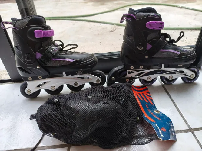 Patins com joelheira e cotoveleira