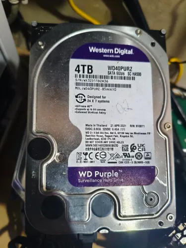 HD SATA 4tb Wester Digital Purple Surveillance (usado)