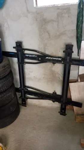 Vende se um bagageiro c/ bicicletário