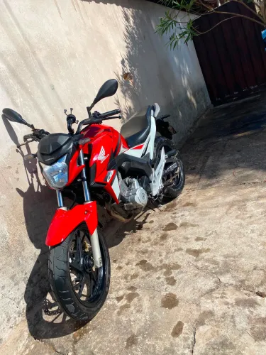 Vendo/Troco Twister 250