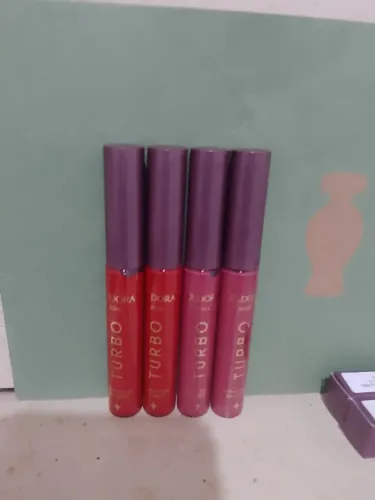 Batons efeito turbo Eudora semi matte.