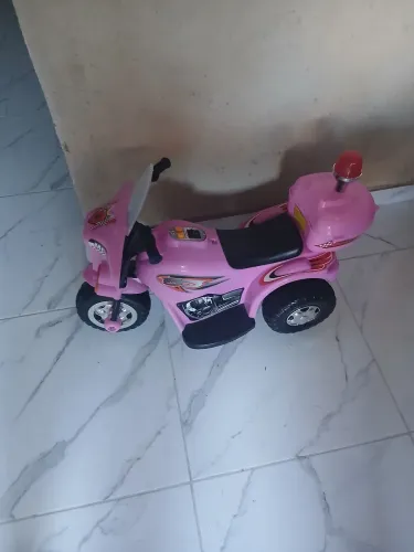 Moto elétrica para criança