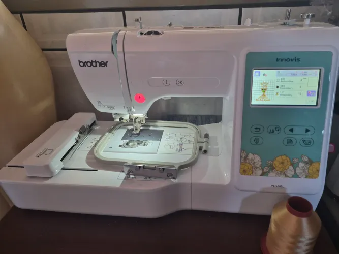 Maquina para bordar BROTHER PE 560L