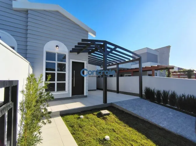 Casa com 3 dormitórios (1 suíte) e quintal, no bairro Fundos, Biguaçu