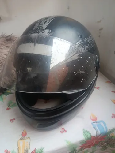 Capacete usado