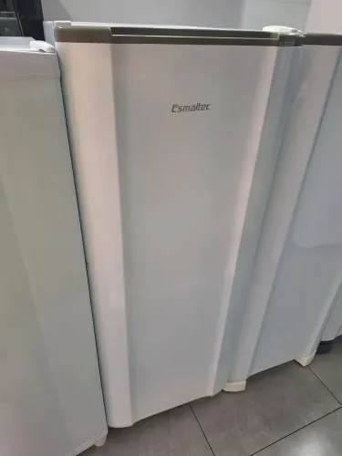 Geladeira Esmaltec 245L