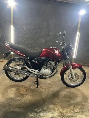 Moto bem conservada