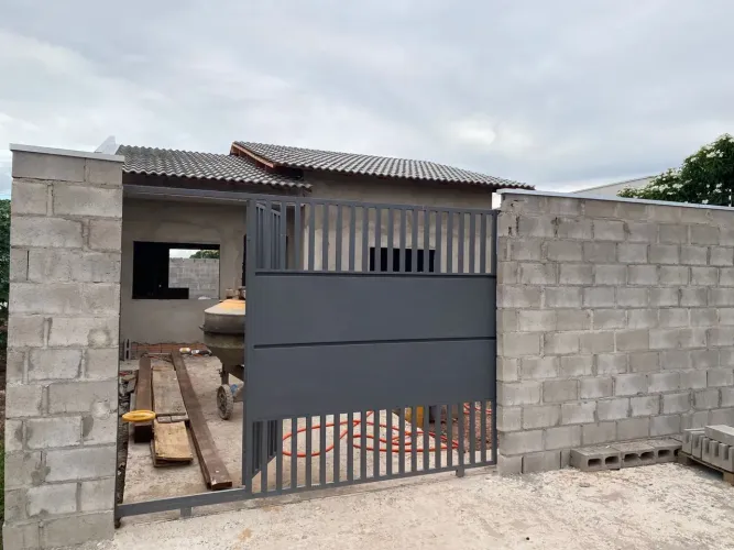Casa para venda com 65 metros quadrados com 2 quartos