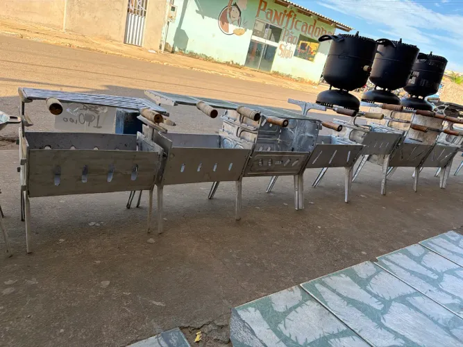 CHURRASQUEIRA DE ALUMÍNIO DESMONTÁVEL