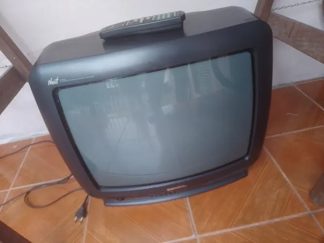 Tv de tubo Gradiente 20"