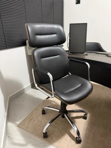 CADEIRA EAMES PRESIDENTE COM RODINHAS DESIGN OFFICE
