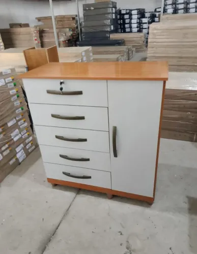 Cômoda com 5 gavetas com chave com sapateira direto da fábrica