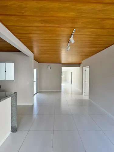 Casa Térrea reformada com 4 quartos no Parque Atenas!!!