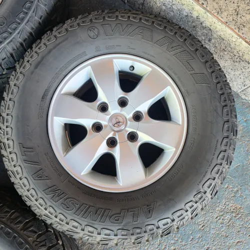 RODAS TOYOTA HILUX ARO 16 6X139 ORIGINAIS E PNEUS 265/70