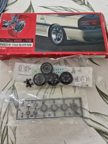 Fujimi rodas e pneus Sparco plastimodelisno