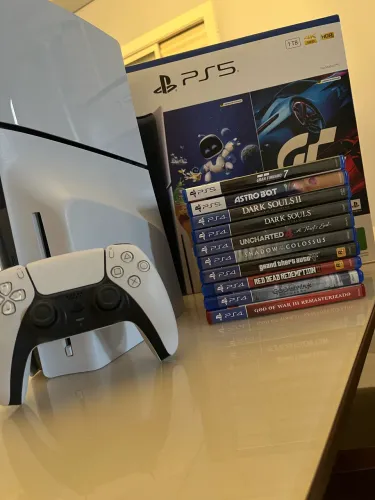 PlayStation 5 Slim c/Leitor 1Tb - 1 mês de uso total!