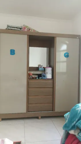 Guarda roupa novo