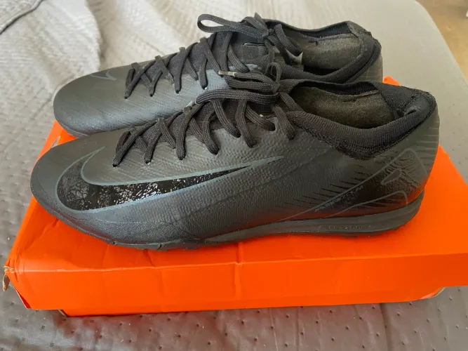 Chuteira Nike Mercurial Vapor 16 Pro Tf - 41 
