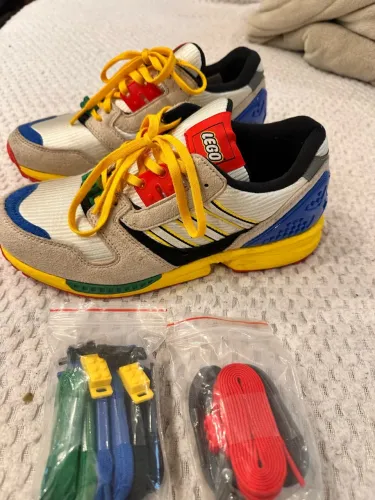 Tênis adidas Lego