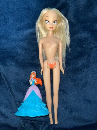 Boneca Winx Stella giochi preziosi importada e Bloom princesa