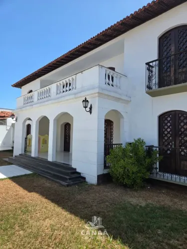 Vende-se Excelente Casa Duplex no Jardim São Francisco - 4 quartos - Piscina
