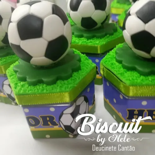 Lembrancinhas em Biscuit - Tema futebol 