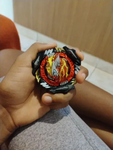 Beyblades burts evolution da loja Takara Tommy