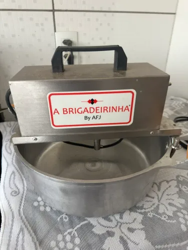 Panela mexedora AFJ A Brigadeirinha 28cm